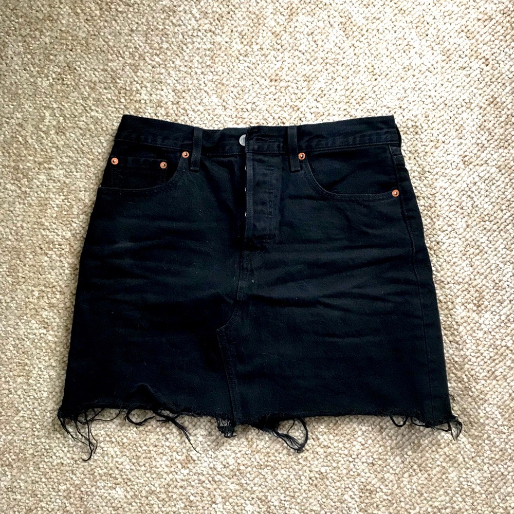 Levis cutoff mini skirt